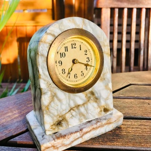 RELOJ ART DECO de escritorio mecánico de mármol reloj pequeño de sobremesa francés de 1930 vintage funcionando revisado por relojero