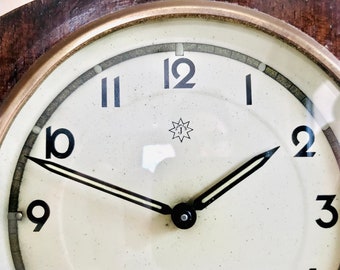 RELOJ De MADERA JUNGHANS Mecánico De Sobremesa Alemán De 1930