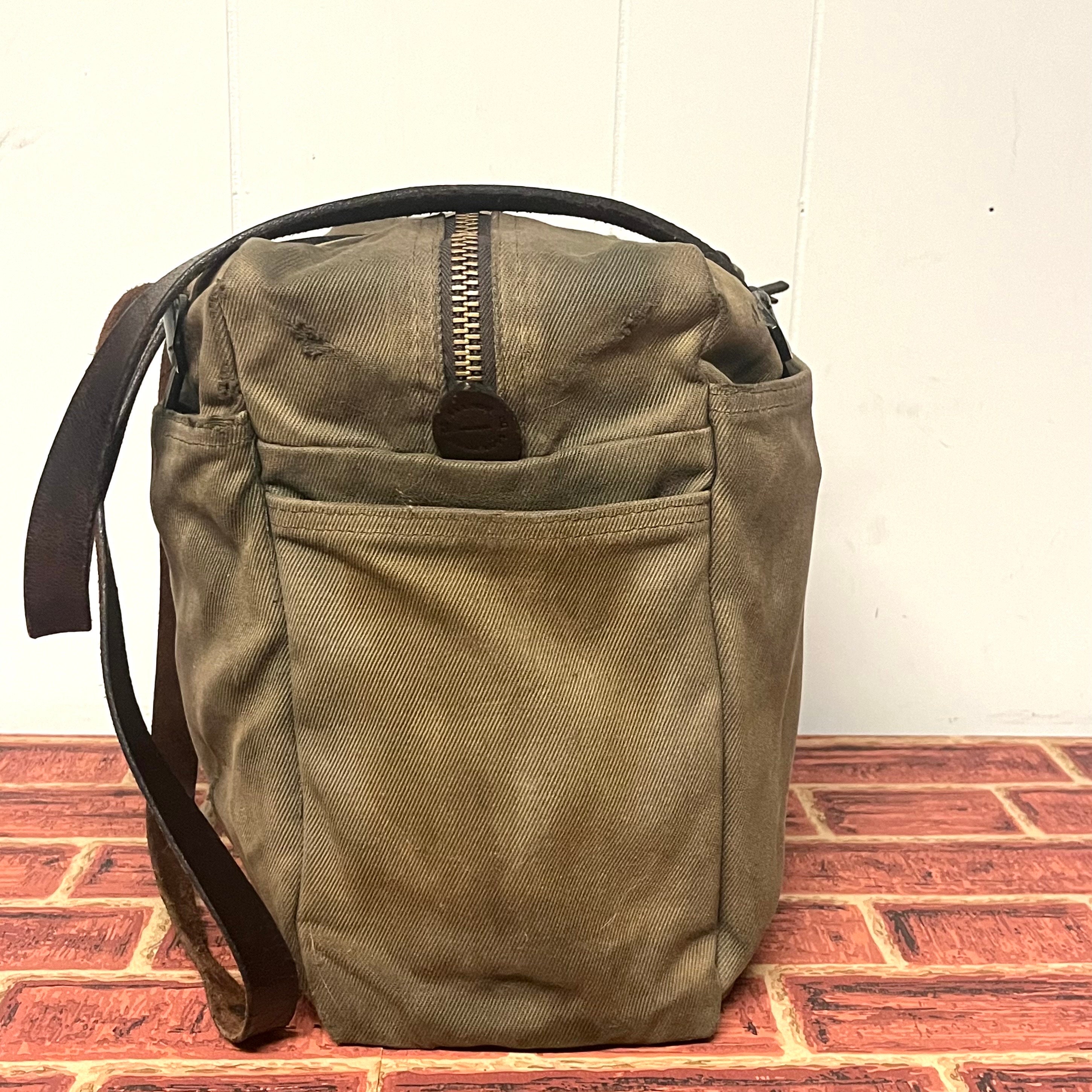 Vintage CC FILSON CO Field Bag - Army Green Cotton Canvas + Vintage CC FILSON CO Field Bag - Army Green Cotton Canvas +