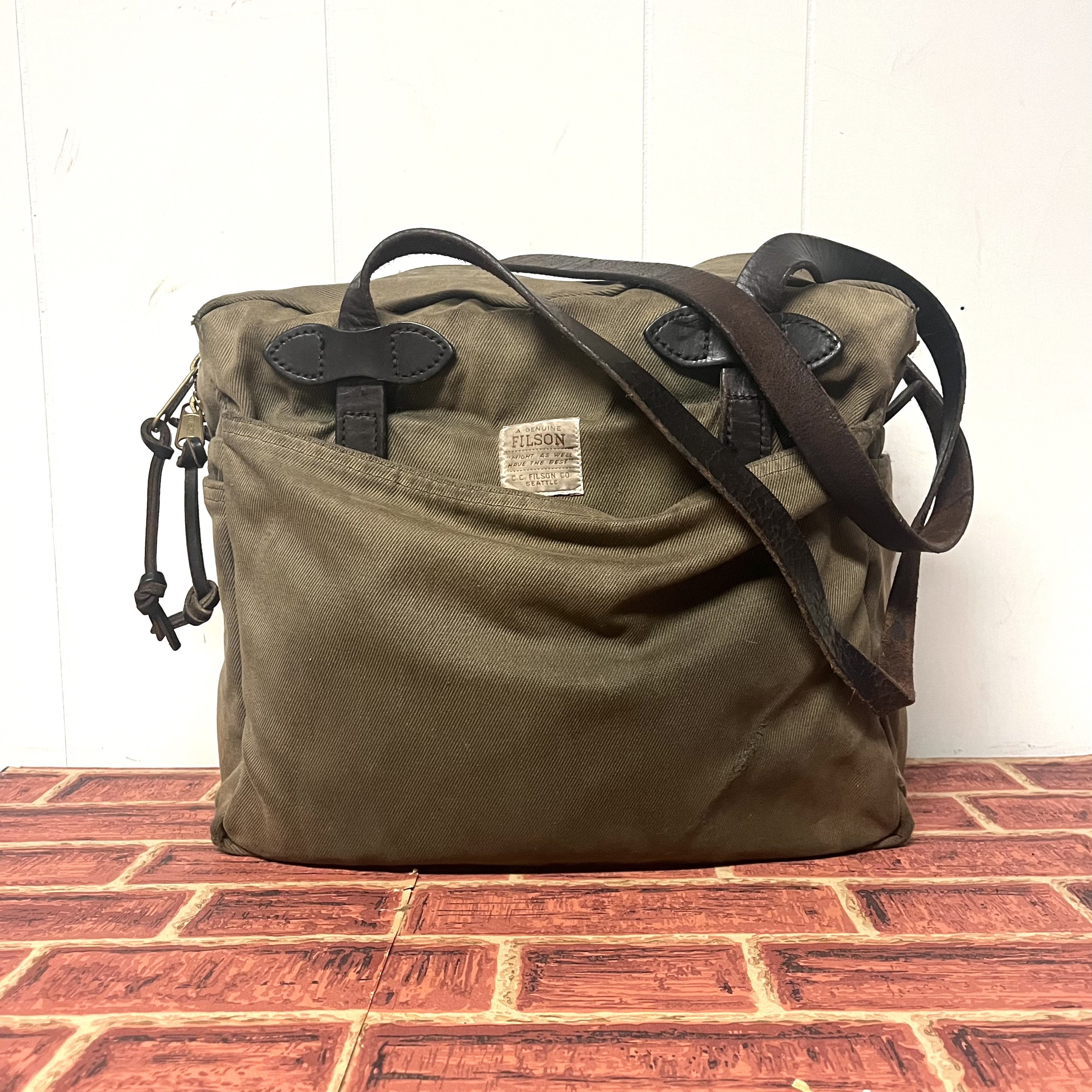 Vintage CC FILSON CO Field Bag - Army Green Cotton Canvas + Vintage CC FILSON CO Field Bag - Army Green Cotton Canvas +