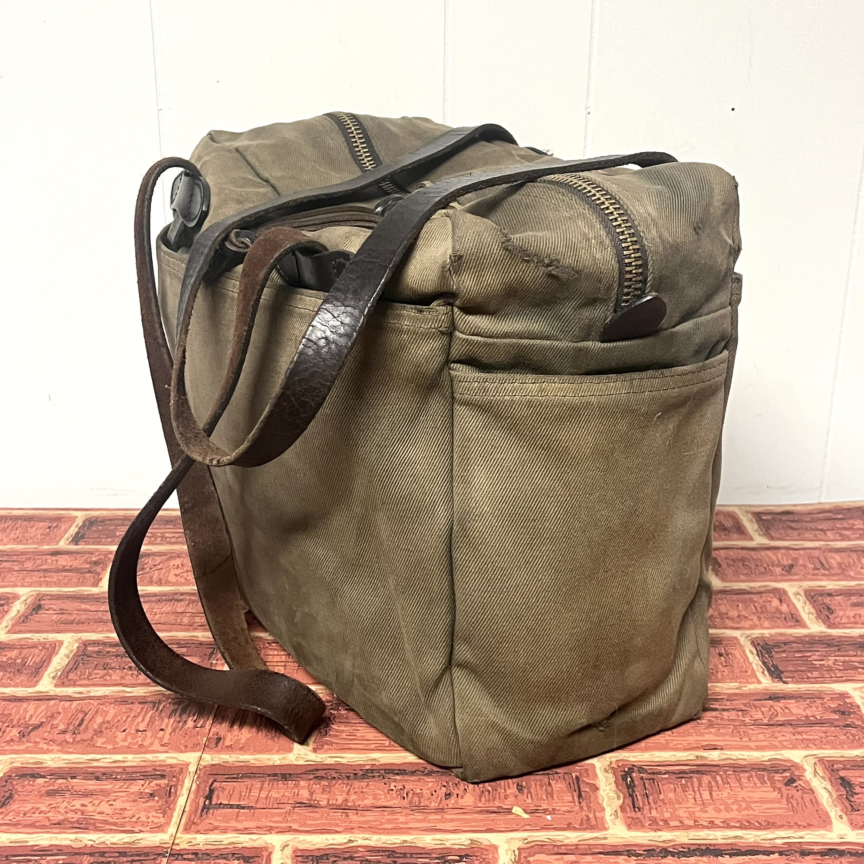 Vintage CC FILSON CO Field Bag - Army Green Cotton Canvas + Brown