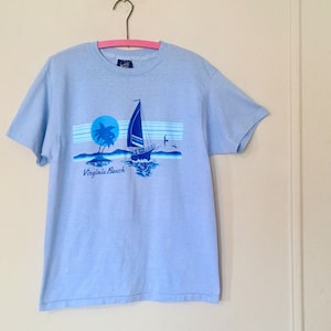 1980s VIRGINIA BEACH T-Shirt - SiNgLe StItCh 50/50 cotton blend tee, retro souvenir, Blue Sailboats + sSeagulls - vintage size large