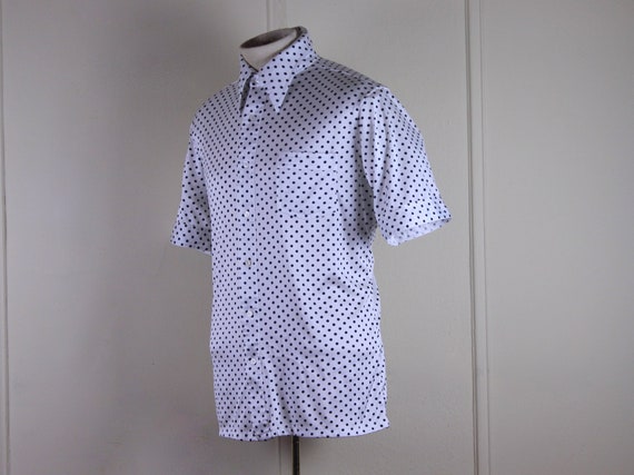 mens 1970s white + navy blue POLKA DOT shirt - Da… - image 6