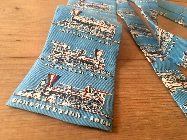 etc Despatch historic locomotives the blue train 1960s MOD flat bottom cotton necktie by Rooster vintage trunk tie Constitution