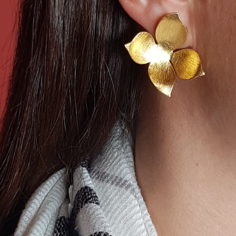 huge flower earrings