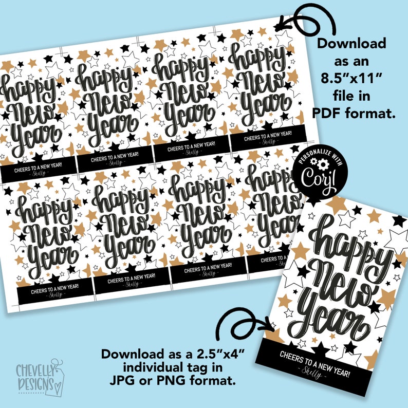 Pu&ograve; includere: Fogli di etichette regalo di Capodanno con un motivo a stelle nere, oro e bianco. Le etichette riportano "Happy New Year" in un carattere script. Le etichette sono disponibili come file PDF o come singole etichette.
