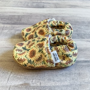 Trendy Baby Moccasins - Mini Sunflowers