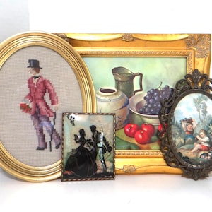 Set di 4 cornici da parete in oro ornate vintage: stile vittoriano, stampe incluse, 3 con vetro