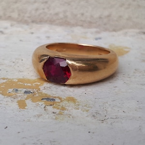 Antique 18ct gold ruby ring
