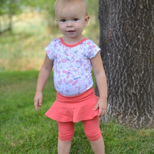 Baby Roxie&#39;s skirted leggings, capris and shorts. PDF sewing patterns for infant and toddler girls with projector file