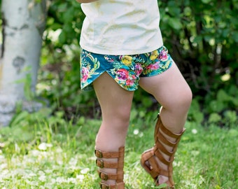 Tammy's Tulip and ruffle reversible shorts . PDF sewing patterns for girls sizes 2t-12