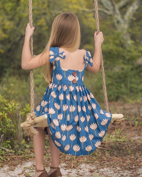 Saylor's Square Bow Back Top & Dress. Downloadable PDF Sewing Patterns for  Kids. Girl and Toddler Sizes 2T-12 -  Norway