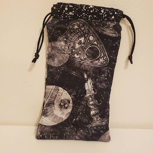 Fortune telling tarot deck sleeve / drawstring pouch