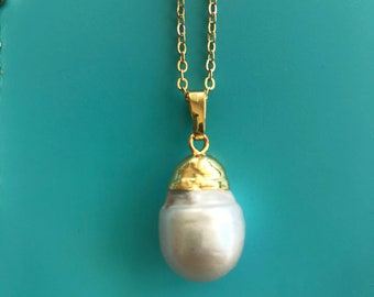 Simply Pearl Pendant on a Chain