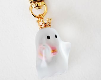Kawaii Ghost Bag Charm – Frosted Resin Keychain with Pink Macaron & Gold Crown