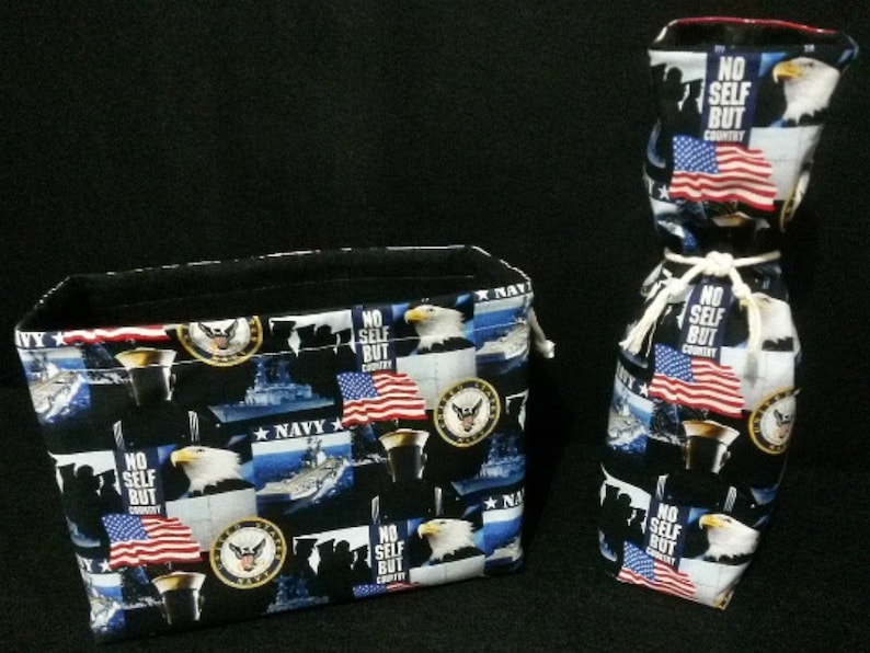 interior lining Soft. Center divide to protect shoes Navy shoe bag w wine bag Flight attendant Flight crew Use for home or travel.