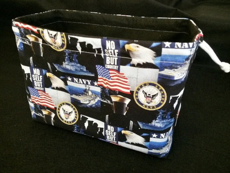 interior lining Soft. Center divide to protect shoes Navy shoe bag w wine bag Flight attendant Flight crew Use for home or travel.