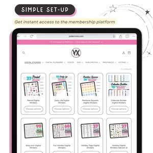 Pu&ograve; includere: Schermata di un sito web con una collezione di adesivi digitali per planner. Gli adesivi sono organizzati in categorie come "Adesivi digitali del periodo", "Adesivi digitali della vita quotidiana", "Adesivi digitali di quadrati arcobaleno", "Adesivi digitali per la creazione di calendari", "Adesivi digitali di icone grigie", "Adesivi digitali divertenti per le vacanze", "Adesivi digitali di etichette per le vacanze" e "Adesivi digitali per le vacanze (versione 2)".