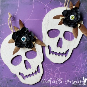 Wood Skull Sign with a Paper Eyeball Flower and Bones / Felt Flower Halloween Sign / Halloween Decor / Halloween Skull Decor
