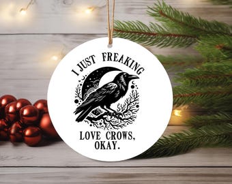 Kraaiornament, wit keramisch ornament, kraai cadeau-idee, rond ornament, cadeau voor kraaienliefhebber