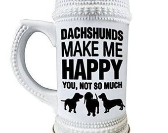 Dachshunds Make Me Happy 22 oz. Ceramic Beer Stain Glasses with Decorative Gold