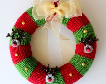 Christmas Wreath, Red and green wreath, Christmas Door Decor, Knitted wreath, Front Door Decor, Holiday Door Hanger