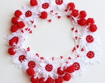 Boho Crochet Necklace with White Daisies, Red Cherries, and Beads – No Closure, Handmade Floral Jewelry