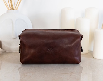 Brown Leather Dopp Kit for Men, Cosmetic Bag, Grooming Bag, Unisex toiletry Bag, Birthday Gift for Him, Personalized Gift