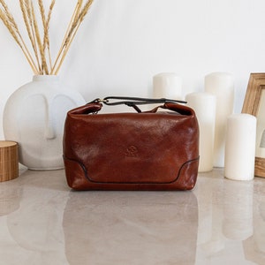 Trousse à cosmétiques personnalisée, trousse Dopp en cuir pour homme, cadeau à monogramme, trousse de toilette en cuir, trousse de toilette en cuir, cadeau d'anniversaire pour petit ami