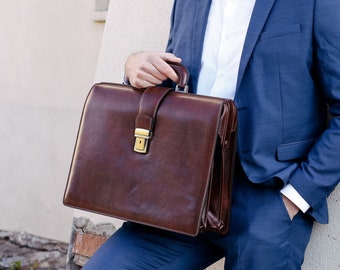 Aktentasche aus Leder, Aktentasche aus Leder für Männer, Aktentasche für einen Arzt, Ledertasche, Laptoptasche, personalisiertes Geschenk für Männer, Werbegeschenk für Ihn