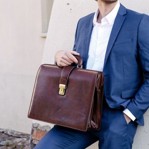 Brown Large Leather Briefcase - The Firm - Time Resistance