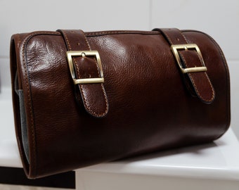 Trousse de toilette en cuir à suspendre, trousse Dopp marron, trousse de toilette de luxe pour homme, cadeau personnalisé pour garçon d'honneur, trousse à cosmétiques faite main pour lui