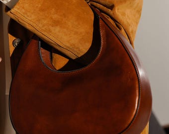 Bolsa de couro integral, bolsa de ombro redonda, curtida vegetal, bolsa minimalista, presente para ela.
