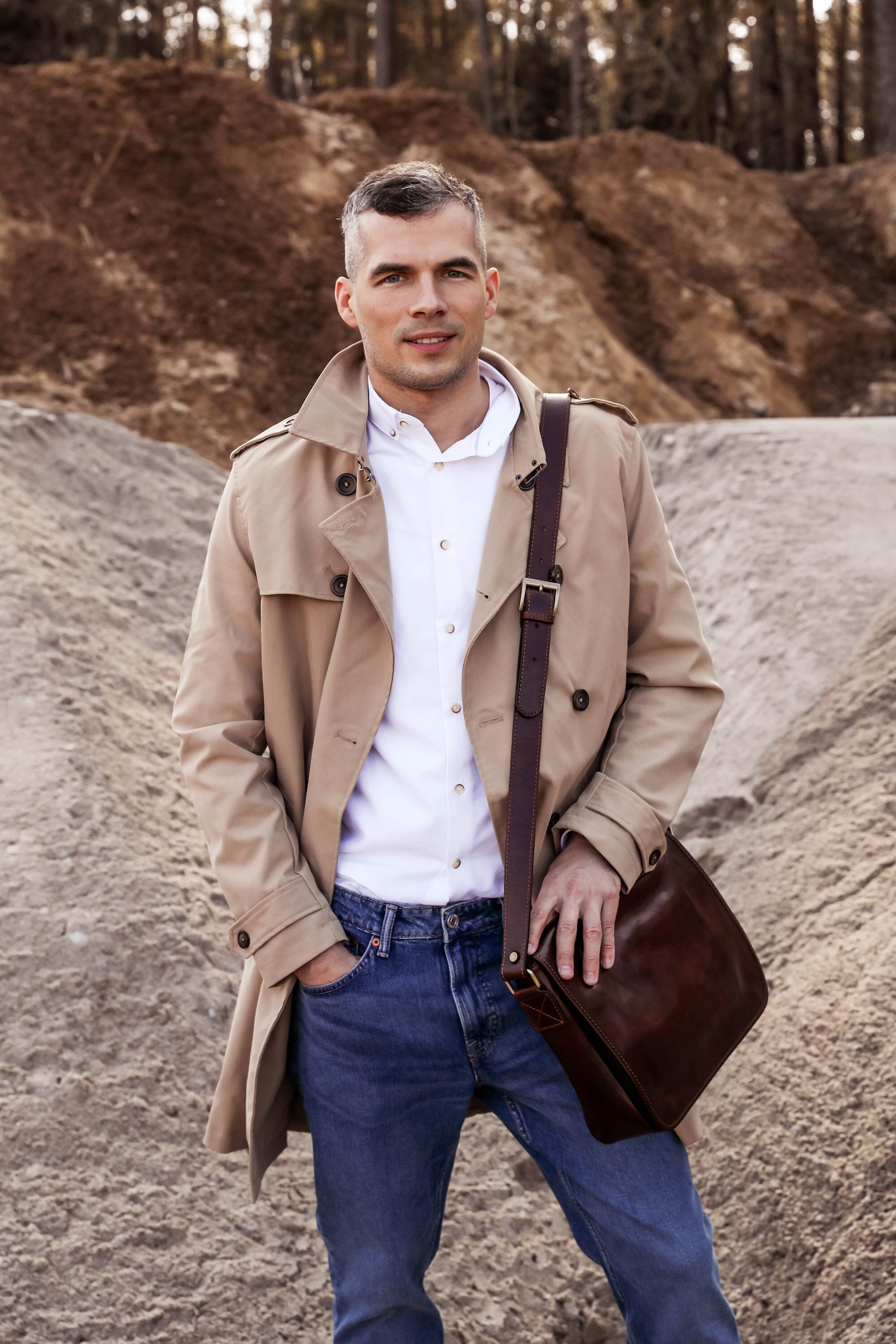 mens dark brown leather messenger bag