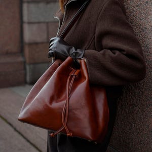 Leder Tragetasche, Schultertasche für Frauen, Womens Bucket Bag, Vintage Vollkorntasche, Geburtstagsgeschenk für Sie, Geburtstagsgeschenk für Freundin