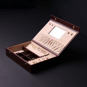 Portagioielli in pelle, portagioielli marrone, portagioielli personalizzato, regalo di compleanno per lei, regalo di anniversario per le donne