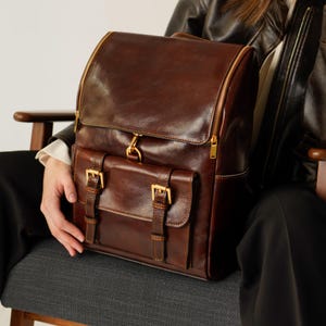 Sac à dos en cuir pour homme : véritable sac à dos, ordinateur portable 15 pouces, bagage à main et sac de voyage idéal, un cadeau personnalisé et attentionné pour petit ami
