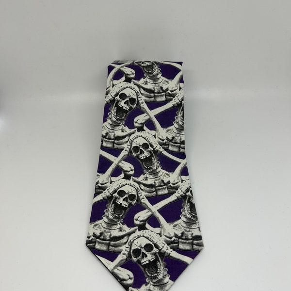 Novelty necktie, Mens novelty tie, skeleton tie, fun necktie, gifts for him, mens accessories, Halloween tie, bones