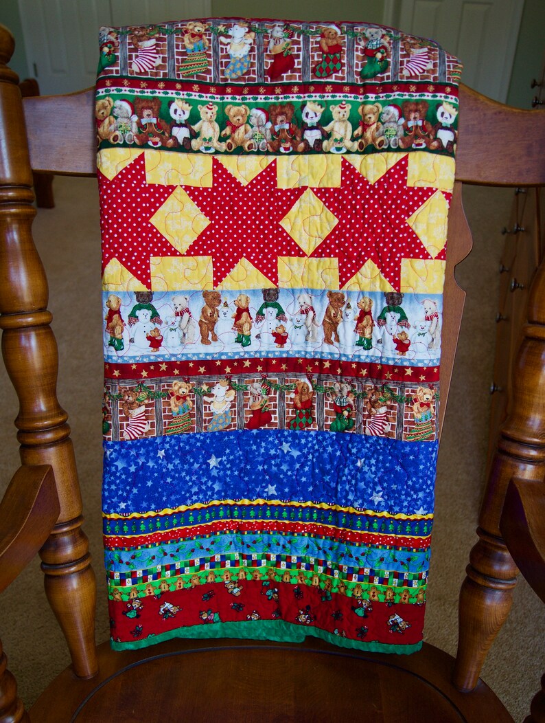 Christmas Teddy Bears \u2013 HOLIDAY LAP QUILT \u2013 Red Green and Blue