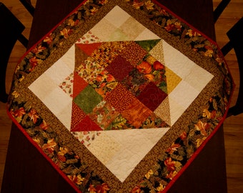 Table Topper Square Design – QUILTED TABLE RUNNER – Autumn Colors