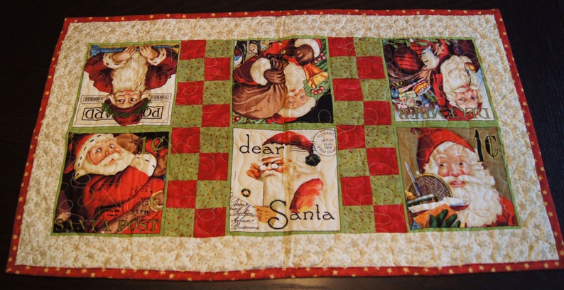 Green /& Beige Vintage Santa Design \u2013 QUILTED TABLE RUNNER \u2013 Red