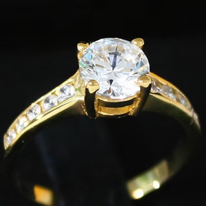 High Quality CUBIC ZIRCONIA ENGAGEMENT Ring, Pave Diamond Promise ring for her Women cz Wedding Band Gold Plated Silver White Gold Plus size