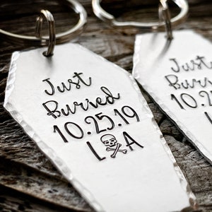 Gothic Anniversary Gift, Gothic Wedding Gift, Gothic Gift for Him, Goth Gift for Her, Goth Wedding Gift, Goth Keychain Gothic Keychain Skull