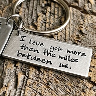 Coppia Di Portachiavi A Distanza – 'I Love You More Than The Miles Between Us' In Acciaio Inox