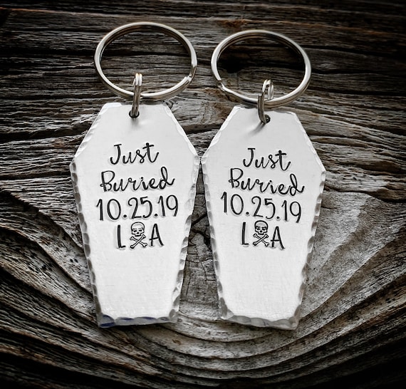 Halloween Gift, Halloween Wedding, Halloween Anniversary Gift, Halloween Engagement, Gothic Engagement gift, Coffin Keychain, Coffins, scary
