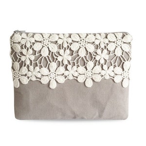 Clutch, Canvas grau mit Blumenspitze 6 Bild 1