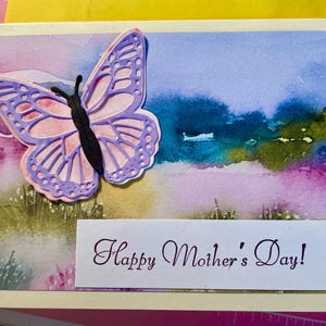 Tarjeta del Día de la Madre hecha a mano con mariposa