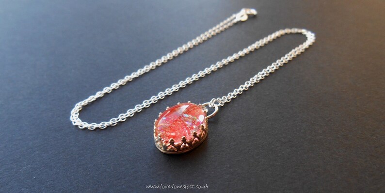 Ashes Crown Edge Glass Pendant Necklace Cremation,Memorial,Remebrance