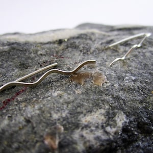 Long pair of silver ear climbers thin zig zag earrings in sterling silver 950 / ear cuff image 4