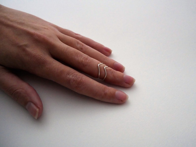 knuckle ring silver Set of 2 rings in 950 silver wire V-shaped adjustable minimalist jewellery image 3